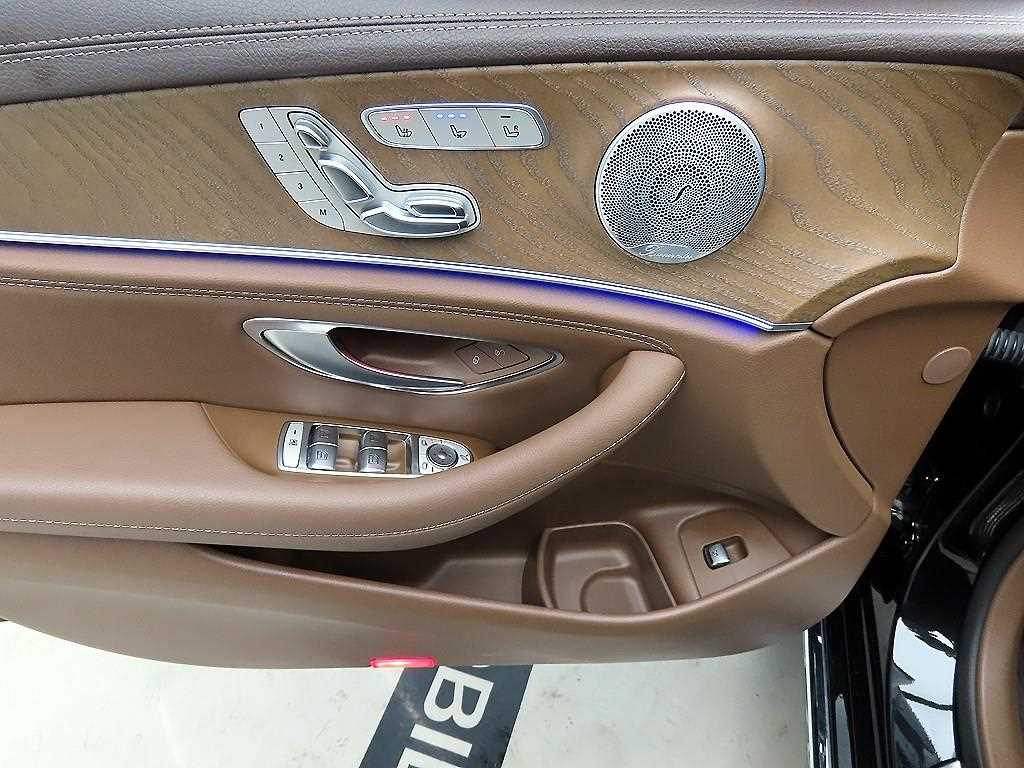 Mercedes Benz E class - Vista 11