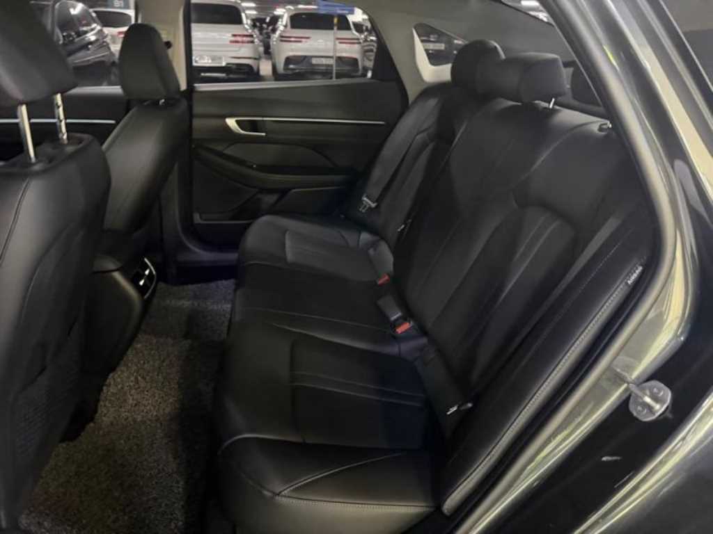 HYUNDAI Sonata - Vista 7