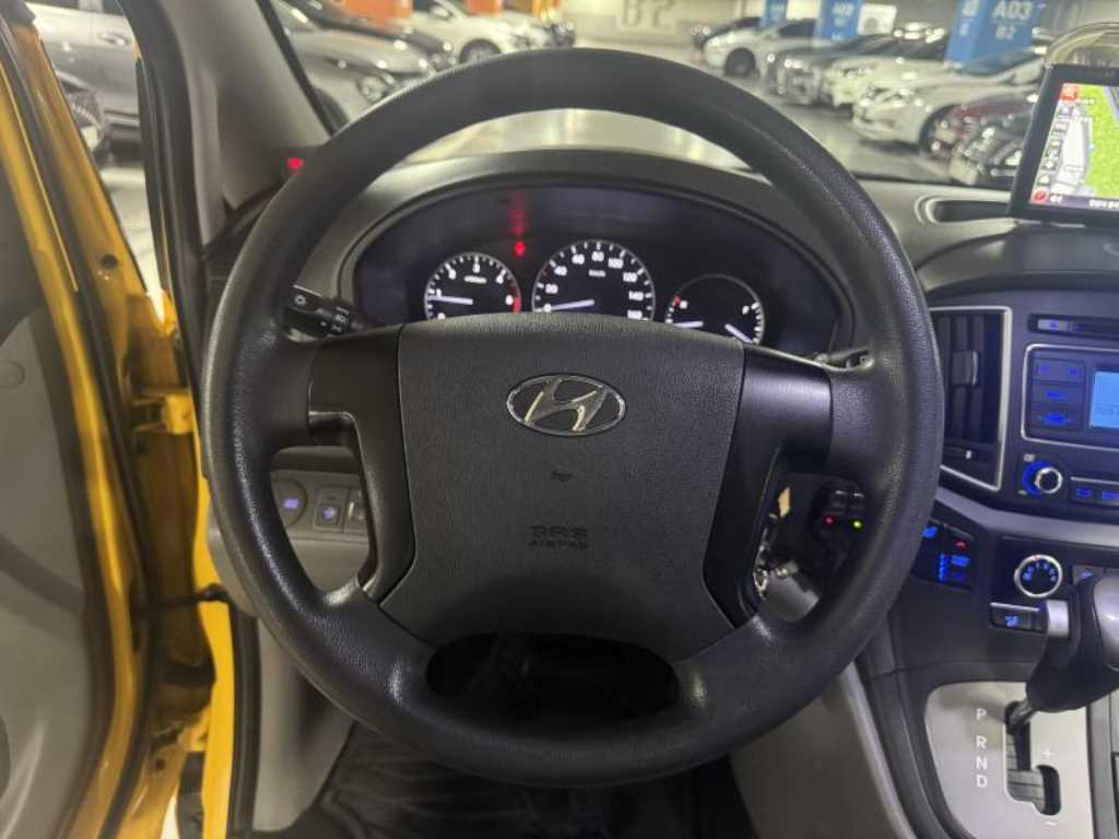 HYUNDAI Starex - Vista 8