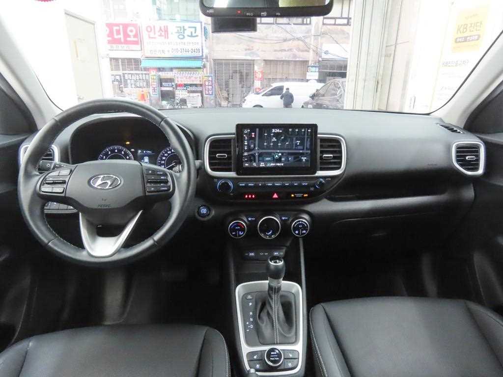 HYUNDAI Venue - Vista 7