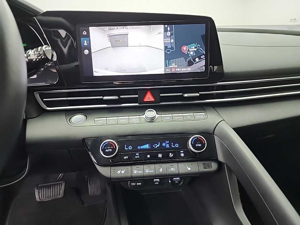 HYUNDAI Avante - Vista 10
