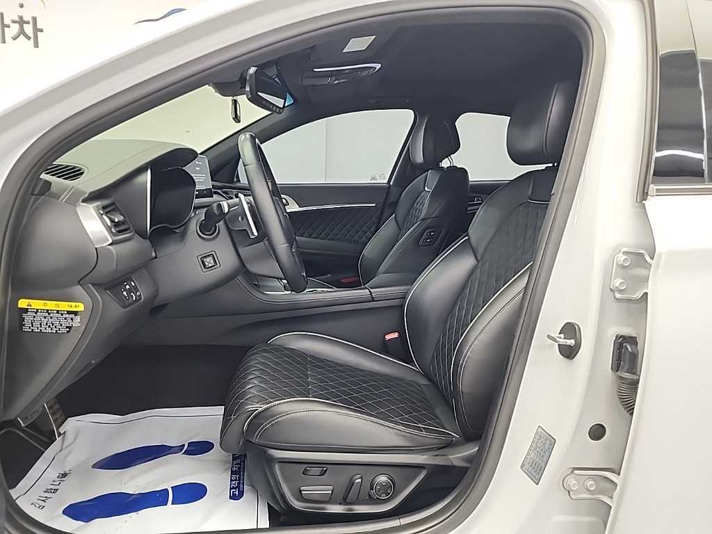 Genesis G70 - Vista 12