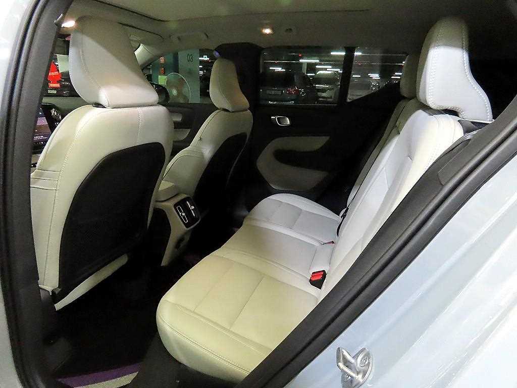 Volvo XC40 - Vista 7