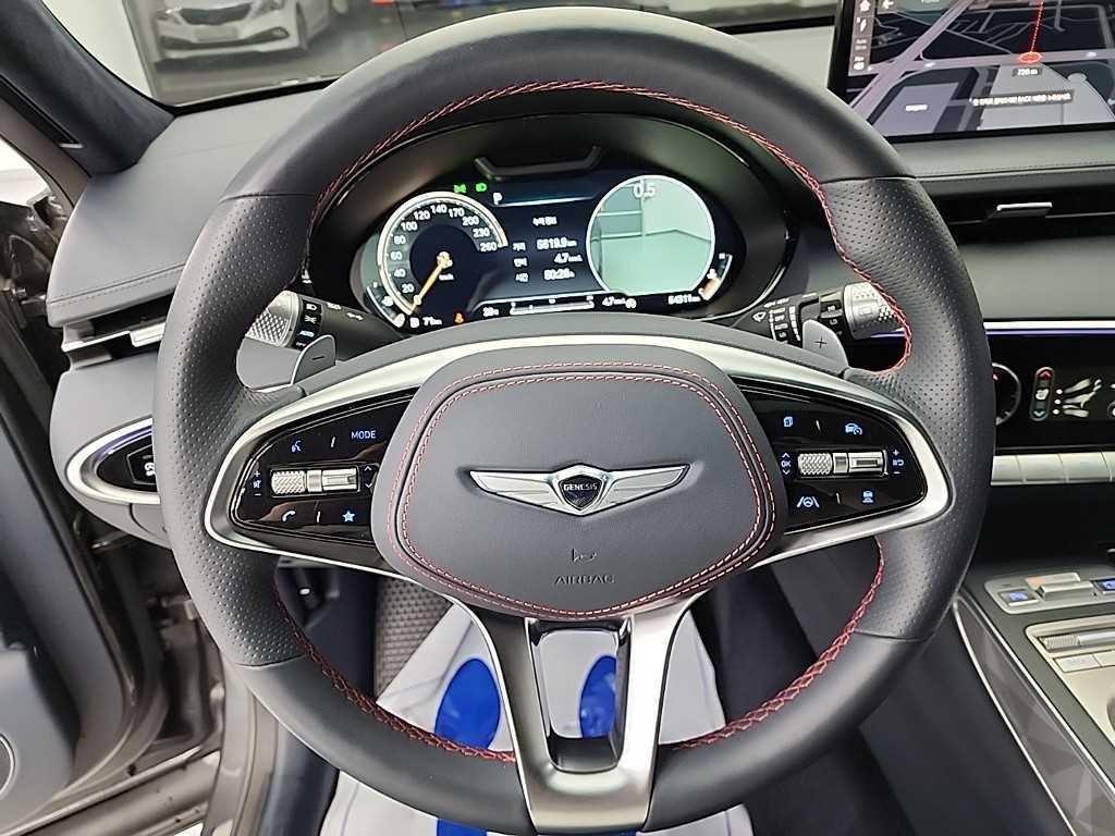 Genesis GV70 - Vista 9