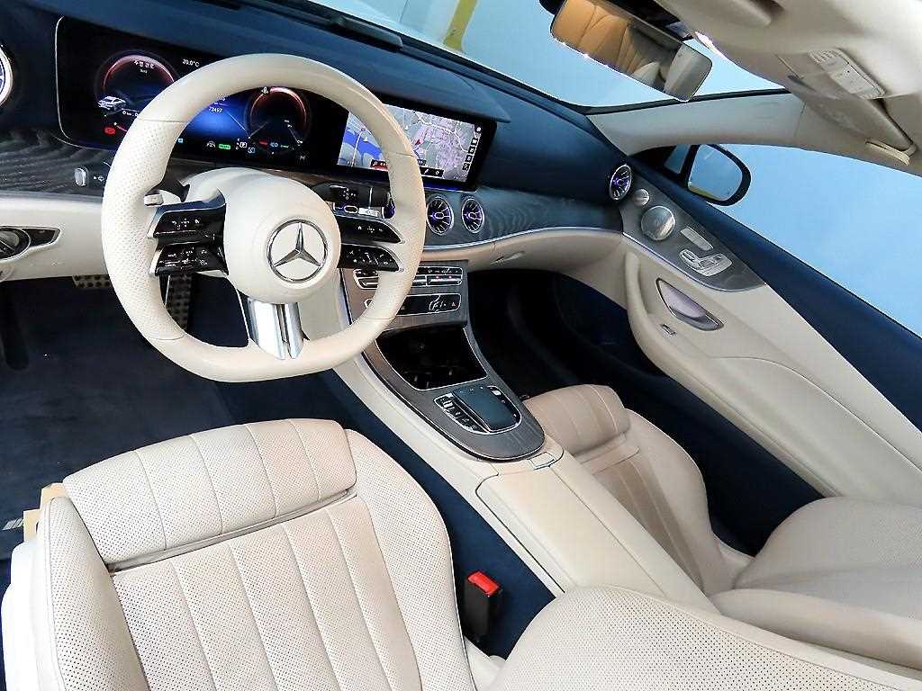 Mercedes Benz E class - Vista 7