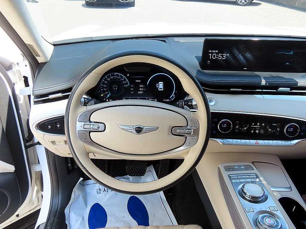 Genesis GV70 - Vista 8