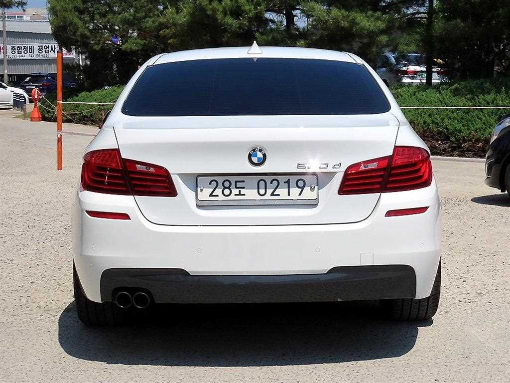 BMW 5 Series - Vista 4