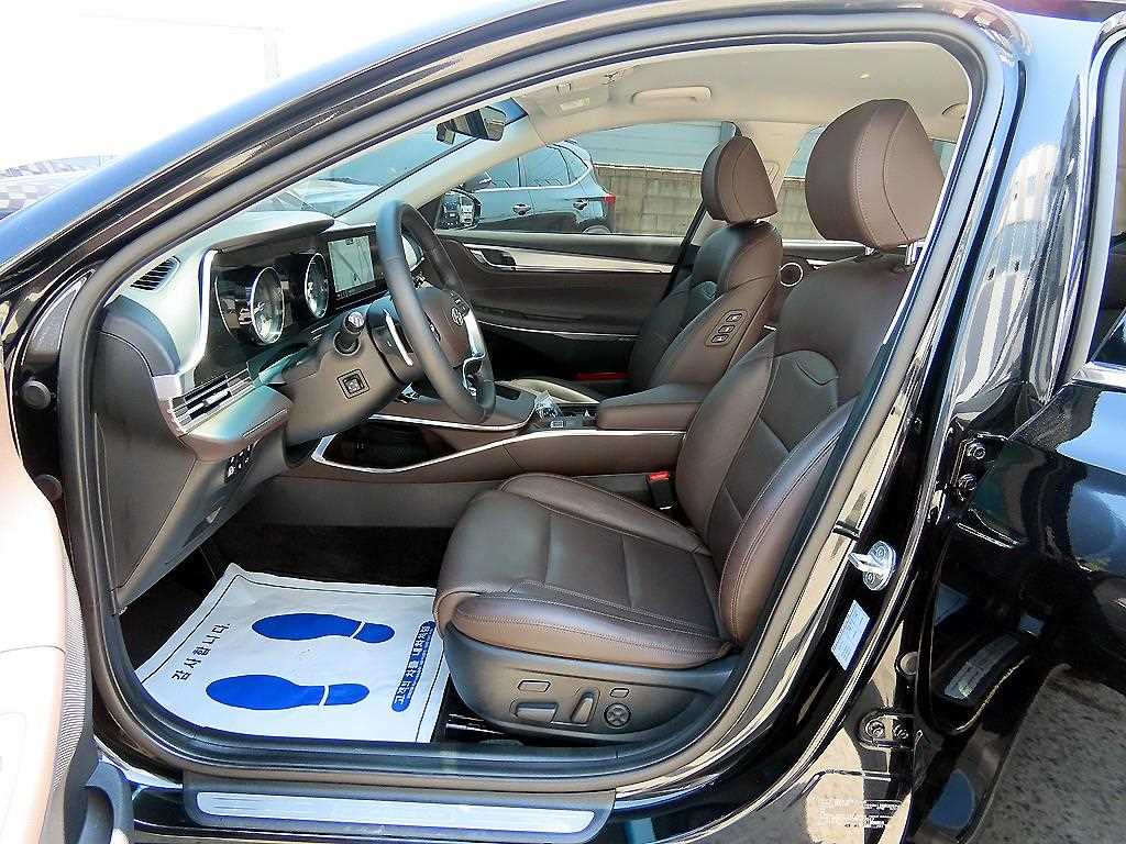 HYUNDAI Grandeur - Vista 5