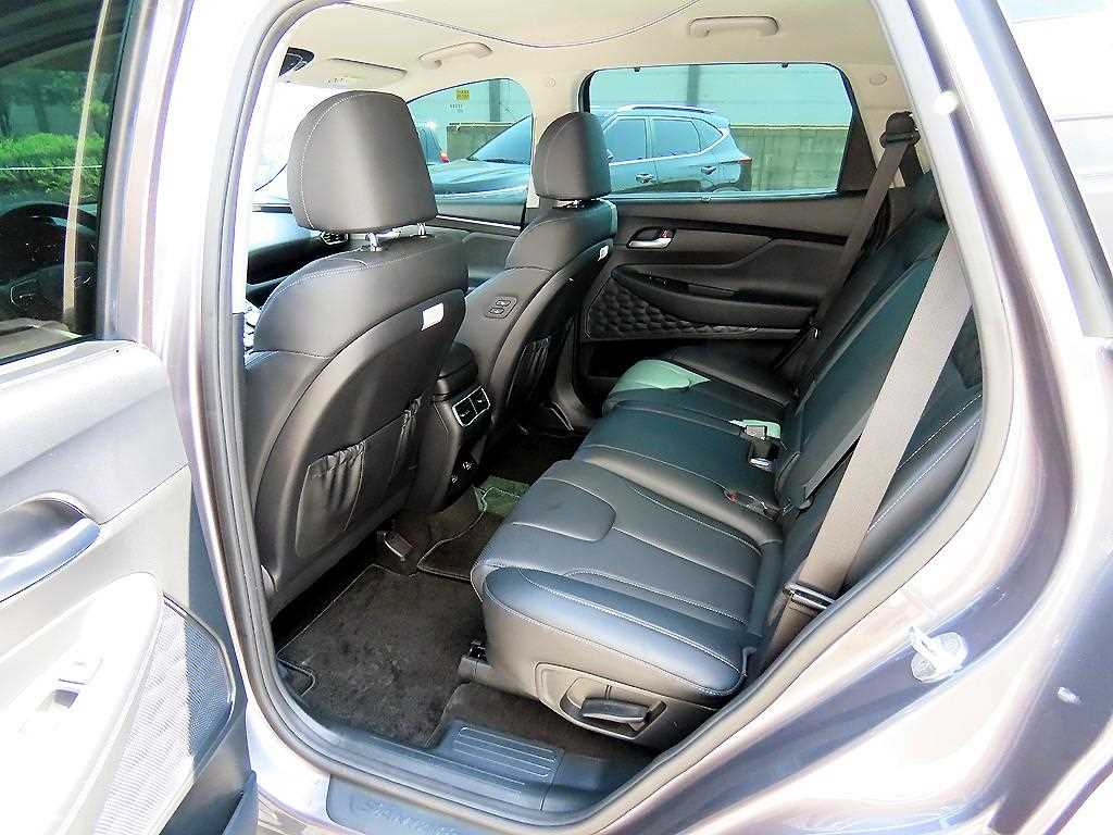 HYUNDAI Santa Fe - Vista 6