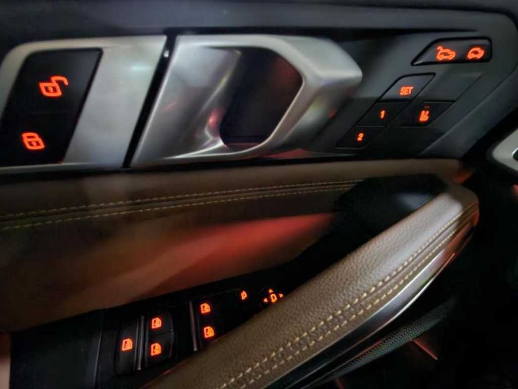 BMW X6 - Vista 12