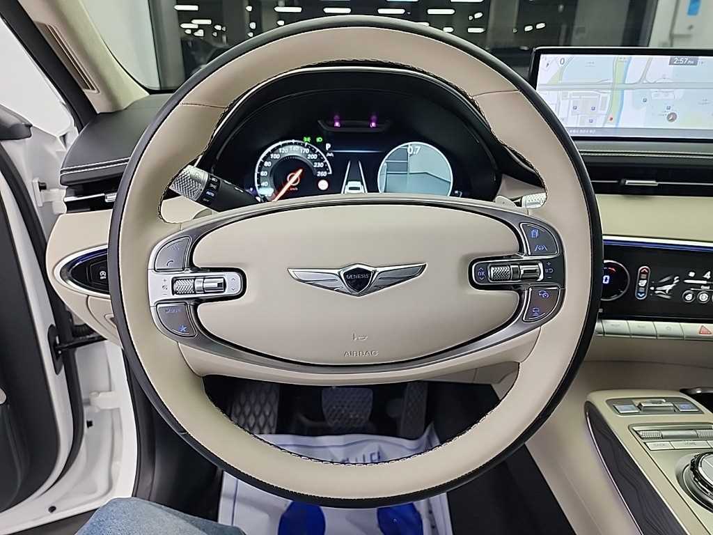 Genesis GV70 - Vista 9
