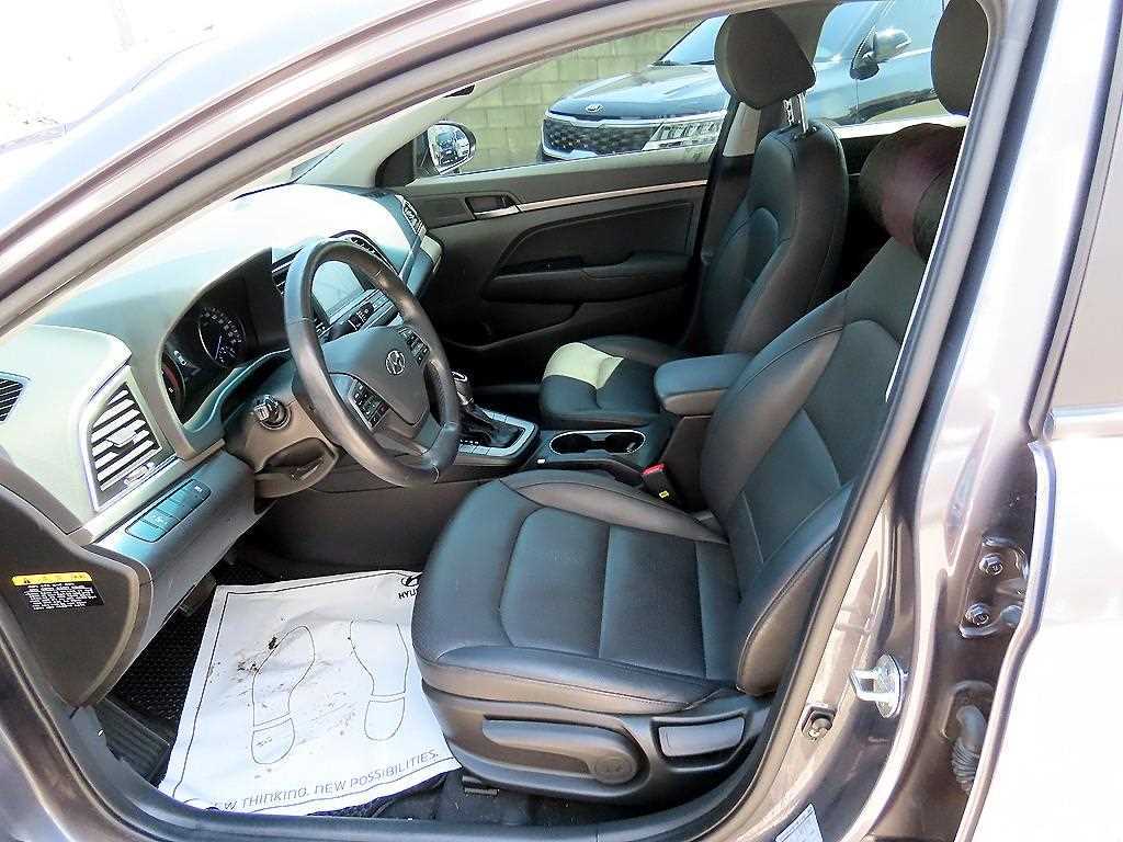 HYUNDAI Avante - Vista 5
