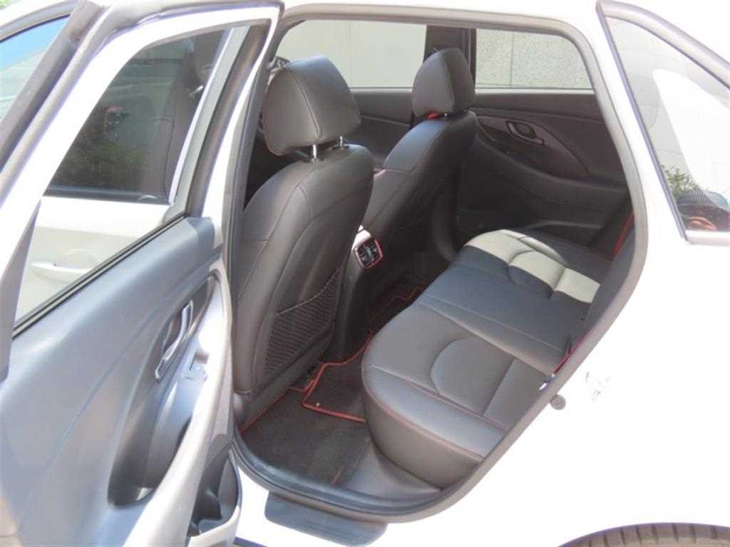 HYUNDAI i30 - Vista 6