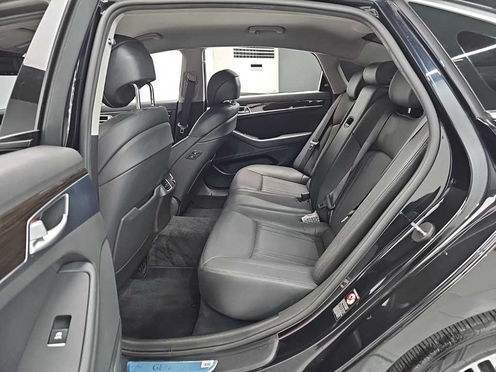 Genesis G80 - Vista 12