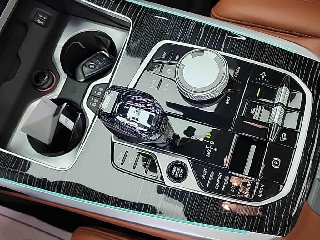BMW X7 - Vista 8