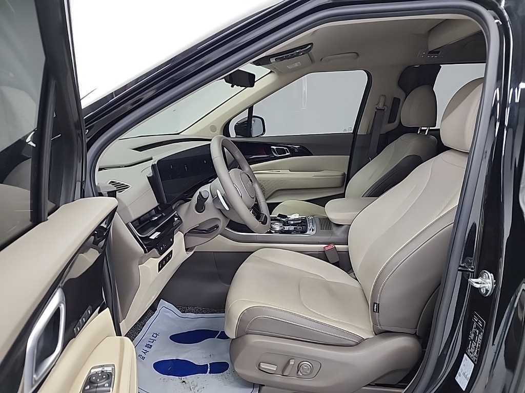 KIA Carnival - Vista 11