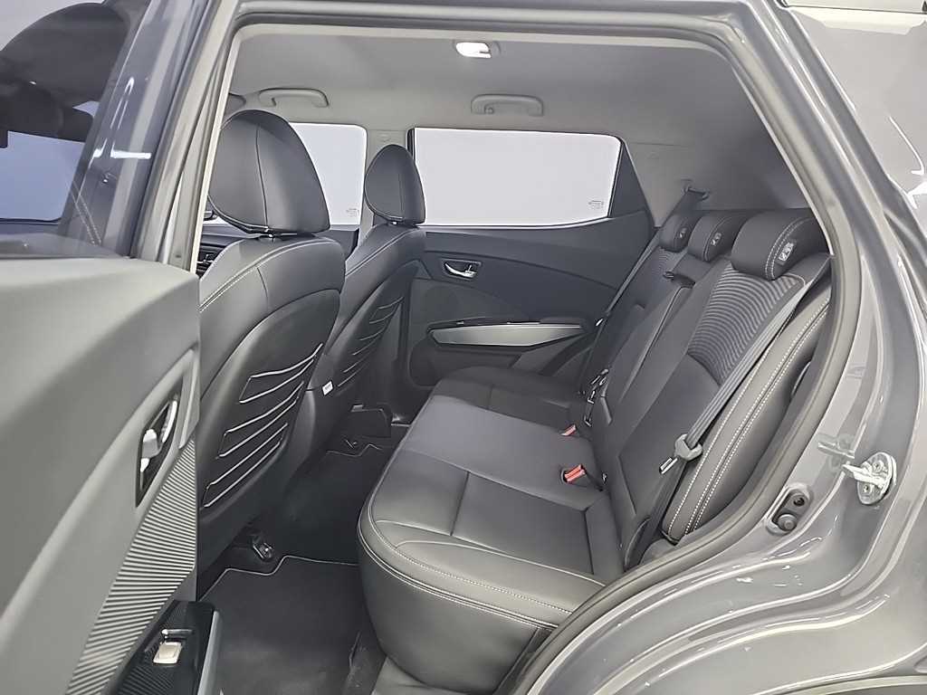 Ssangyong Tivoli - Vista 12