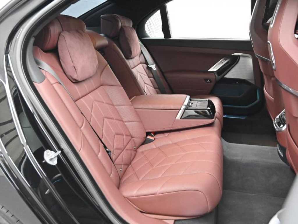 BMW 7 Series - Vista 12