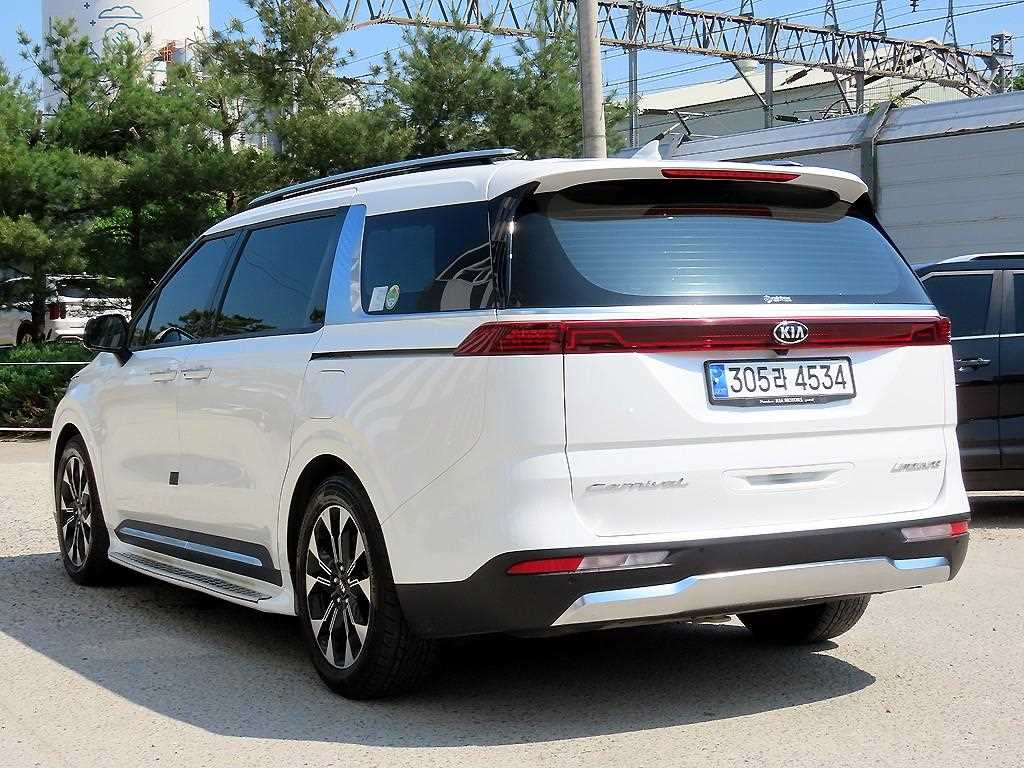 KIA Carnival - Vista 3