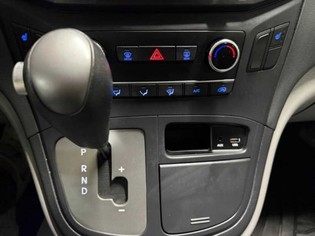 HYUNDAI Starex - Vista 11