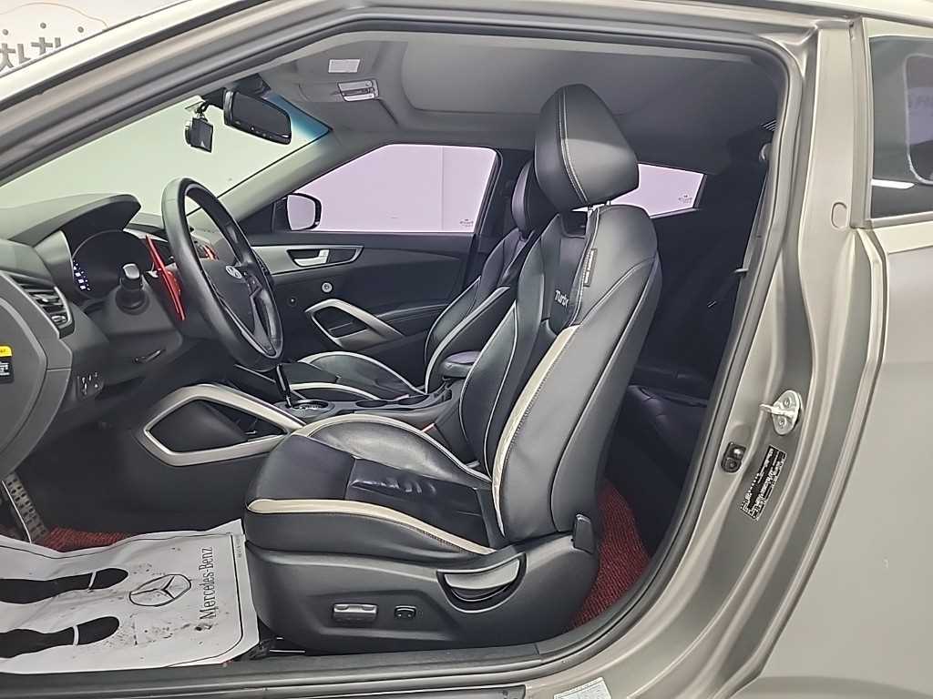 HYUNDAI Veloster - Vista 11