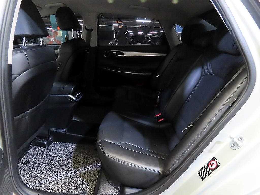 HYUNDAI Grandeur - Vista 7