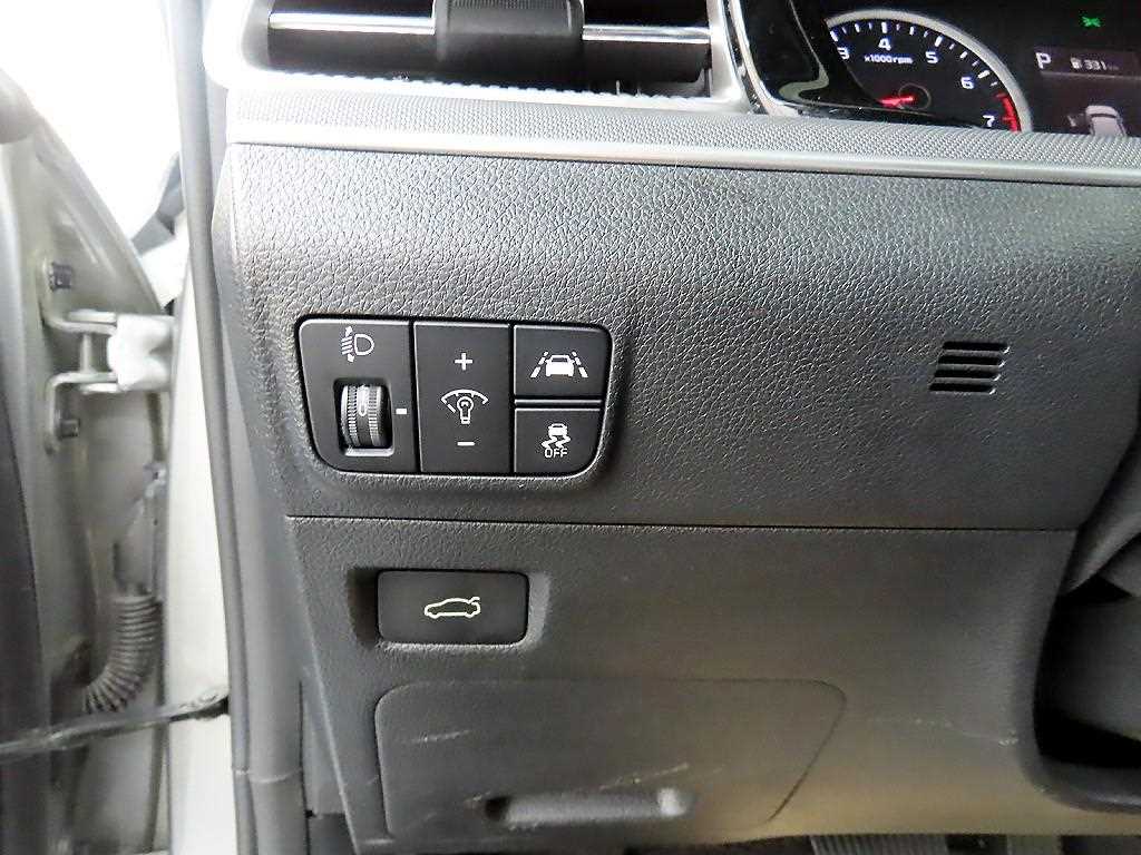 KIA K5 - Vista 12