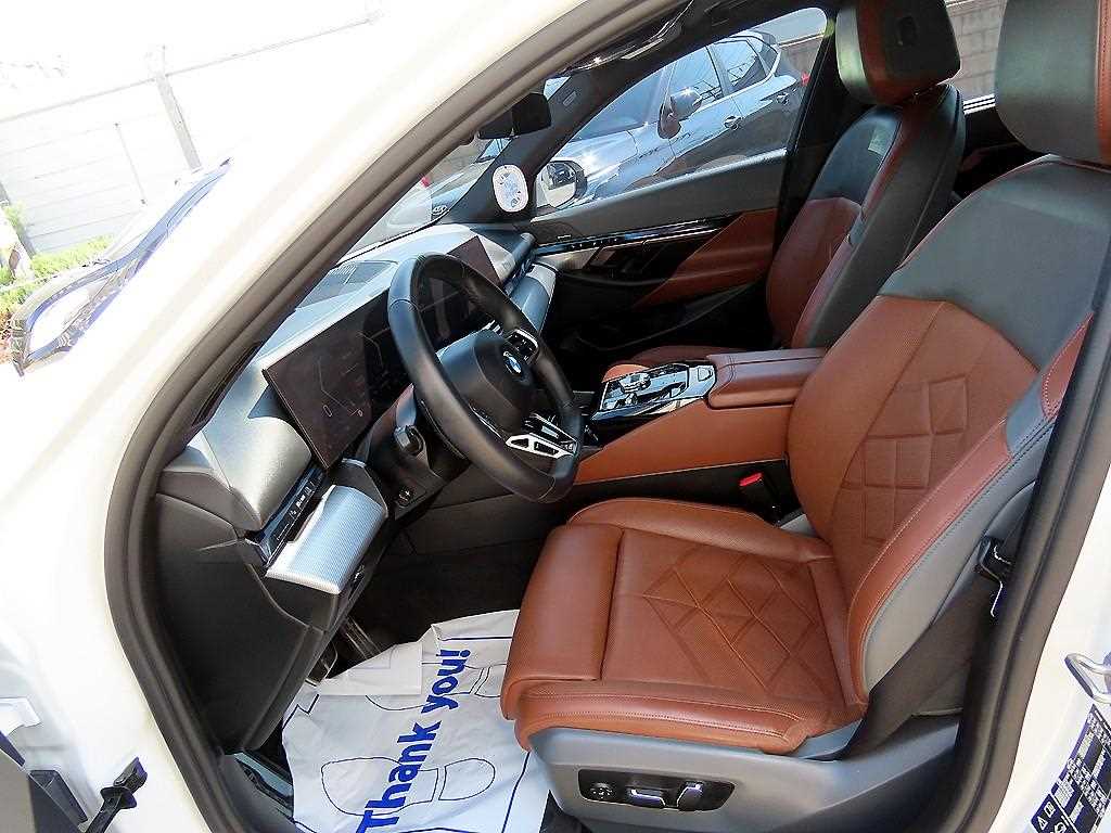 BMW 5 Series - Vista 5