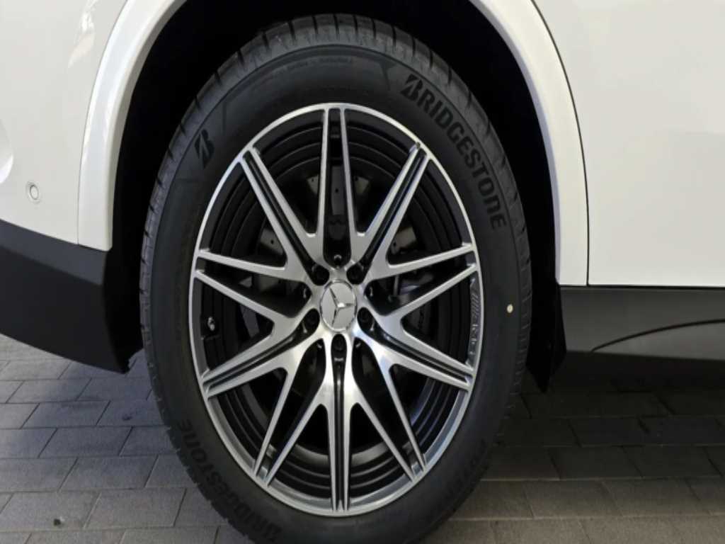 Mercedes Benz GLC Class - Vista 5