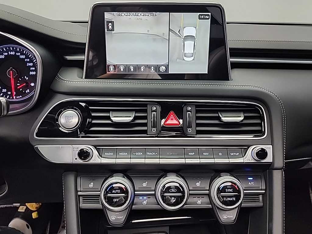 Genesis G70 - Vista 11