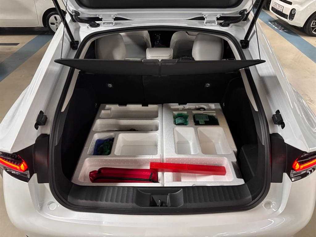 Toyota Prius 2026 Blanco - Importación desde Corea - HF Imports Iquique - Foto 18