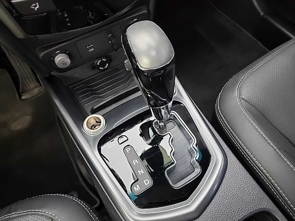 Ssangyong Tivoli - Vista 8