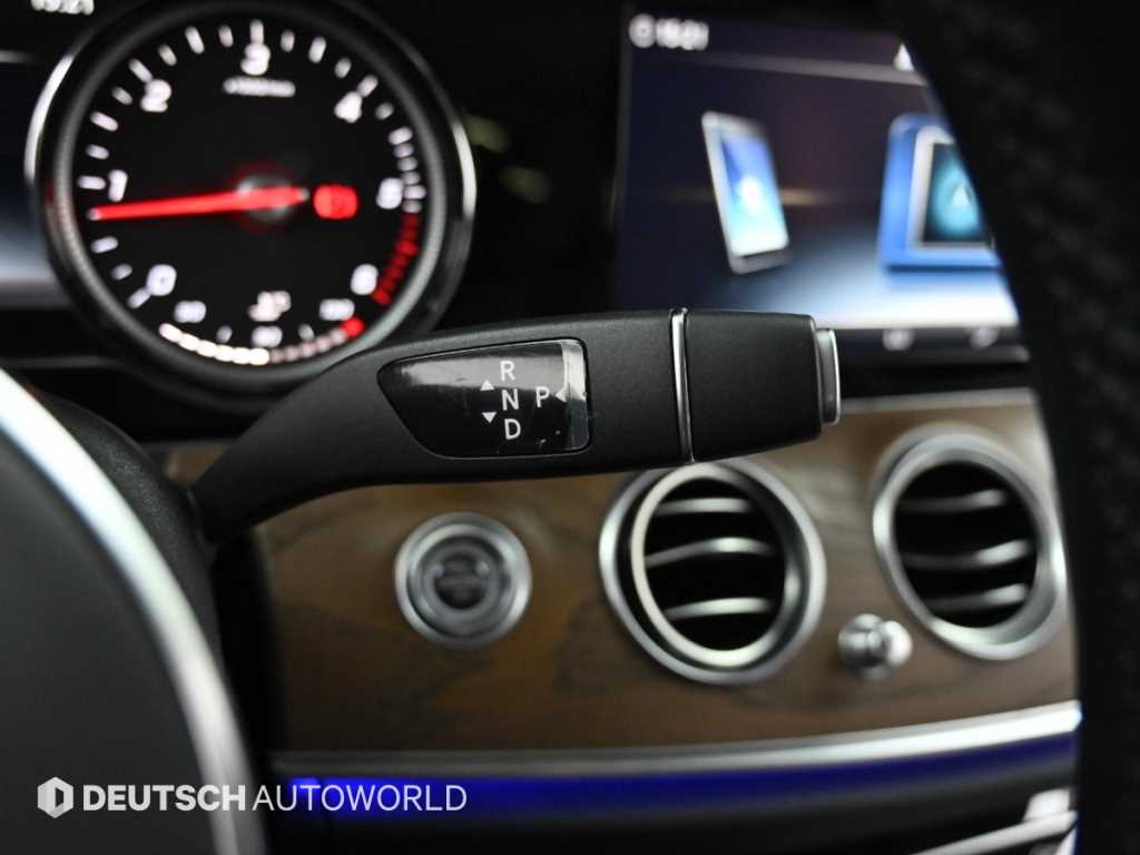 Mercedes Benz E class - Vista 9
