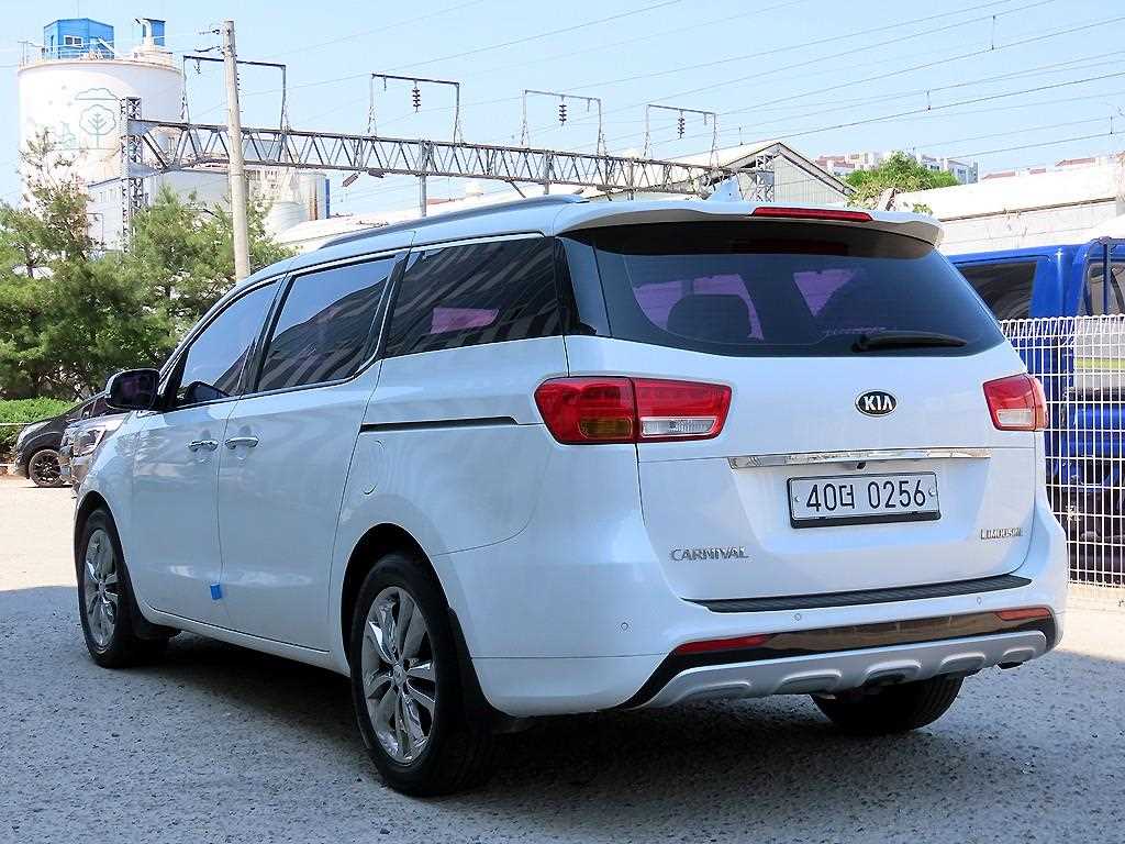 KIA Carnival - Vista 3