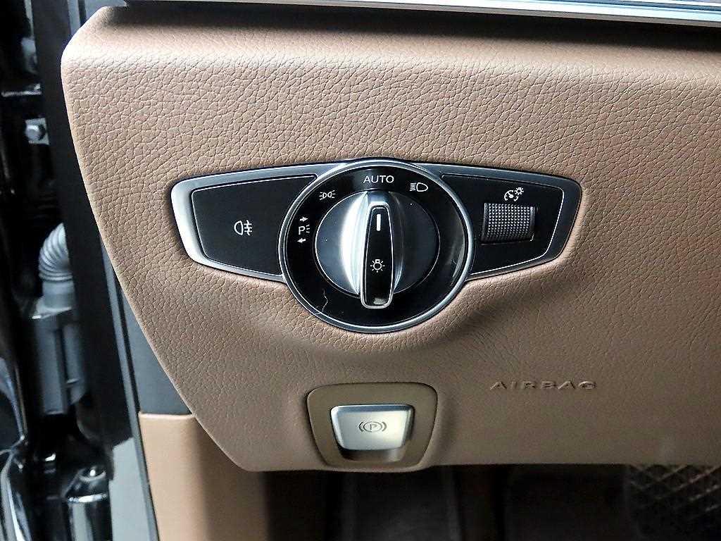 Mercedes Benz E class - Vista 12