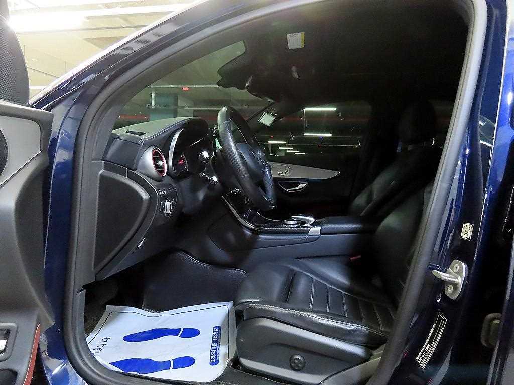 Mercedes Benz GLC Class - Vista 6