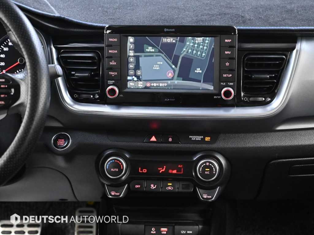 KIA Stonic 2018 Blanco - Importación desde Corea - HF Imports Iquique - Foto 14