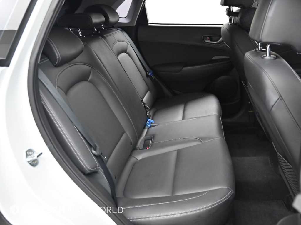 HYUNDAI Kona - Vista 12