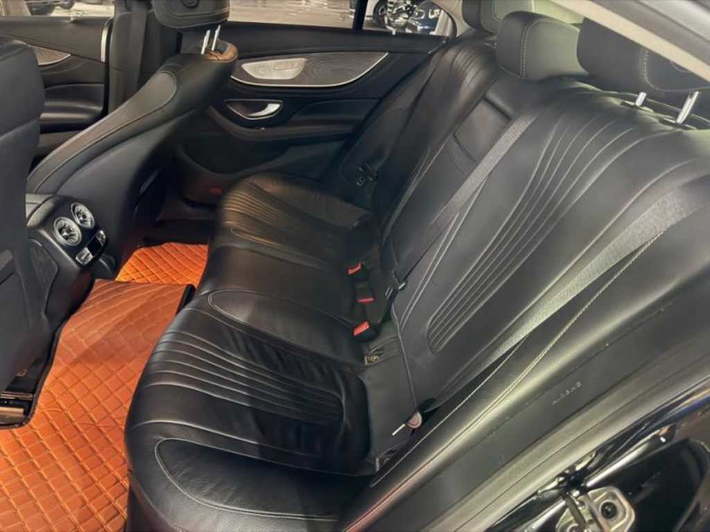 Mercedes Benz CLS Class - Vista 6