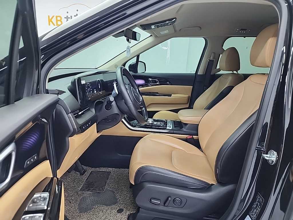 KIA Carnival - Vista 11