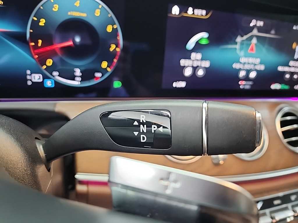 Mercedes Benz E class - Vista 8
