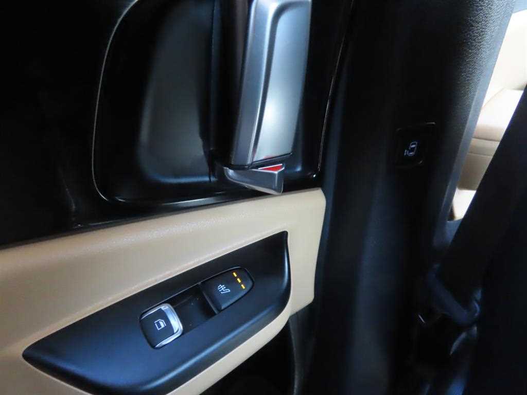 KIA Carnival - Vista 7