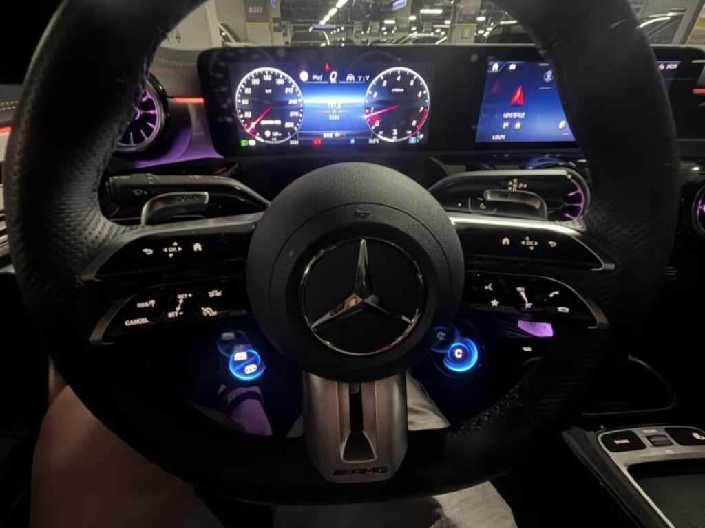 Mercedes Benz CLA Class - Vista 8