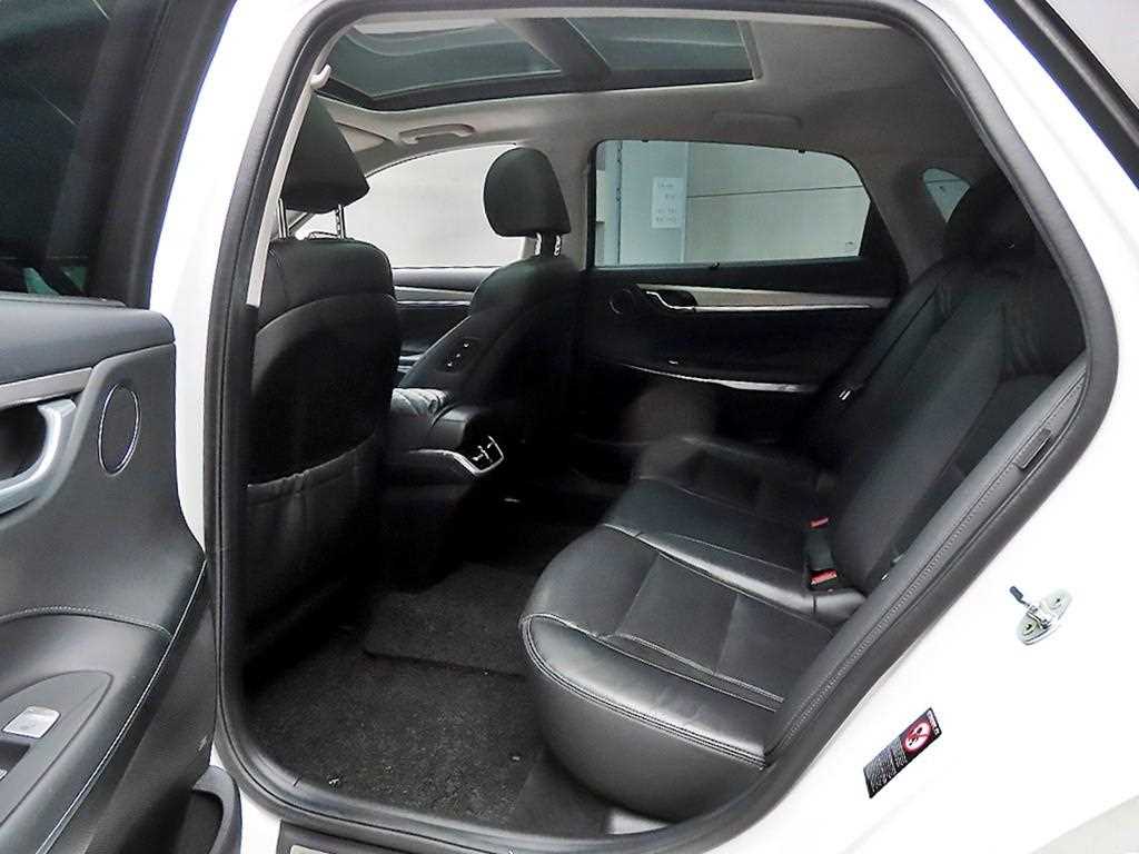 HYUNDAI Grandeur - Vista 6