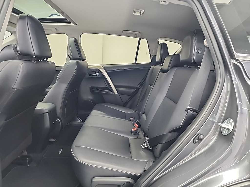 Toyota RAV4 - Vista 12