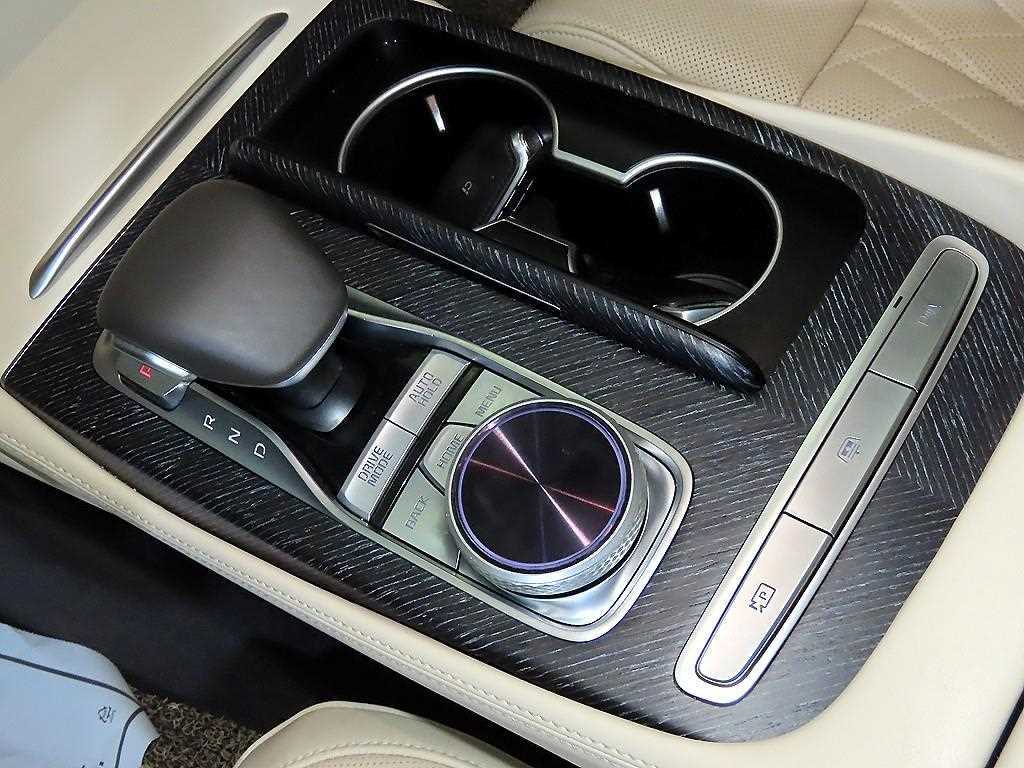 KIA K9 - Vista 12