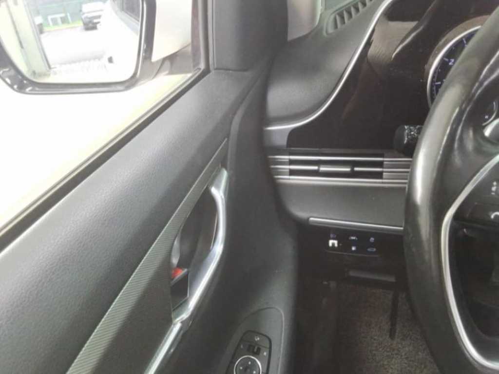HYUNDAI Grandeur - Vista 4