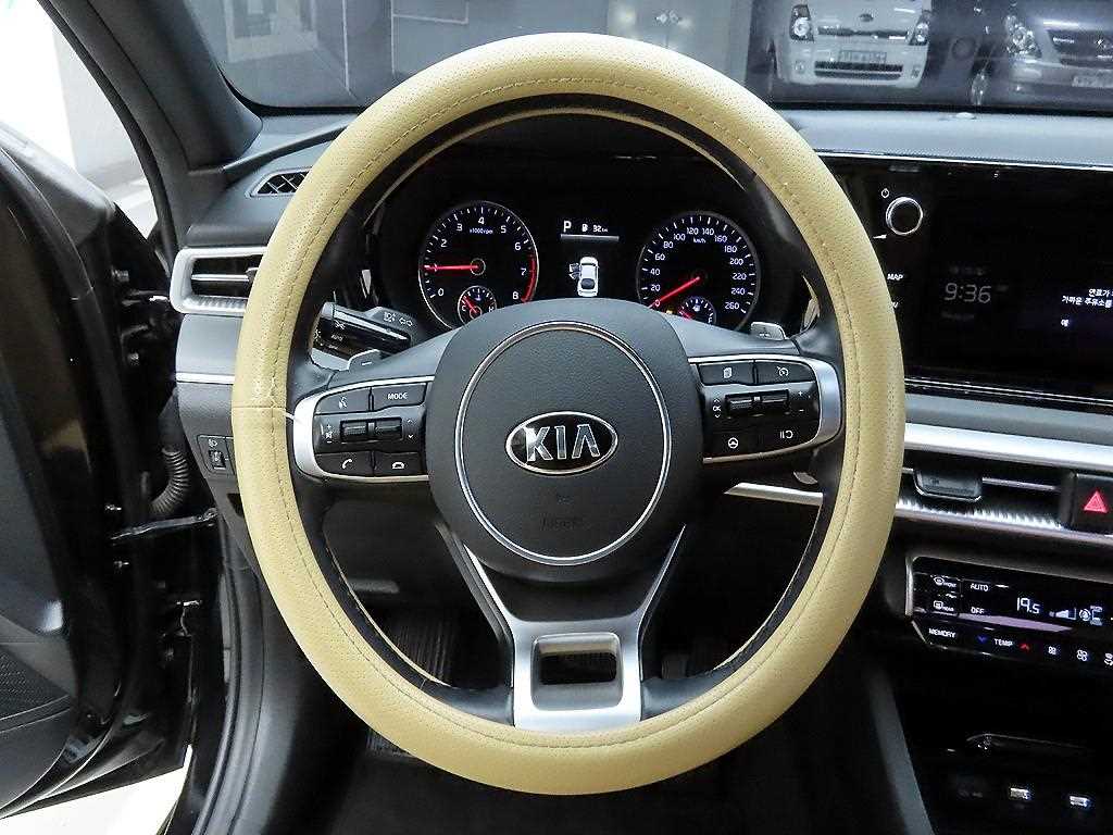 KIA K5 - Vista 7