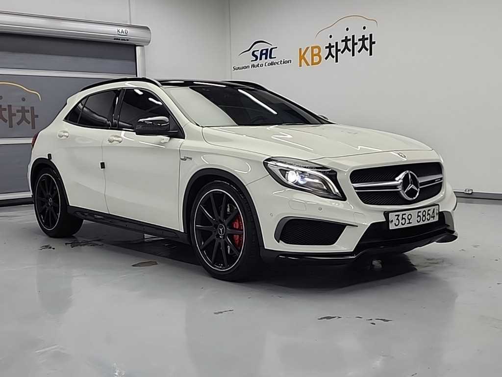 Mercedes Benz GLA Class - Vista 4