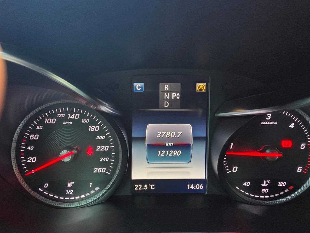 Mercedes Benz GLC Class - Vista 9